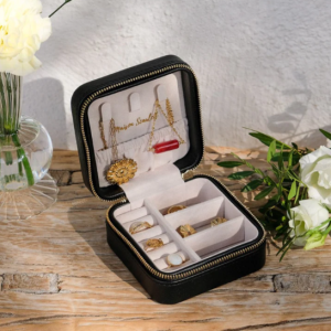 CORINNE  BOITE A BIJOUX VELOURS SCARLETT