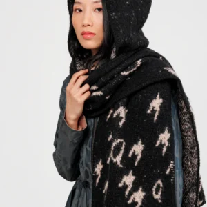 Echarpe à capuche noire et beige Anekke collection Mademoiselle